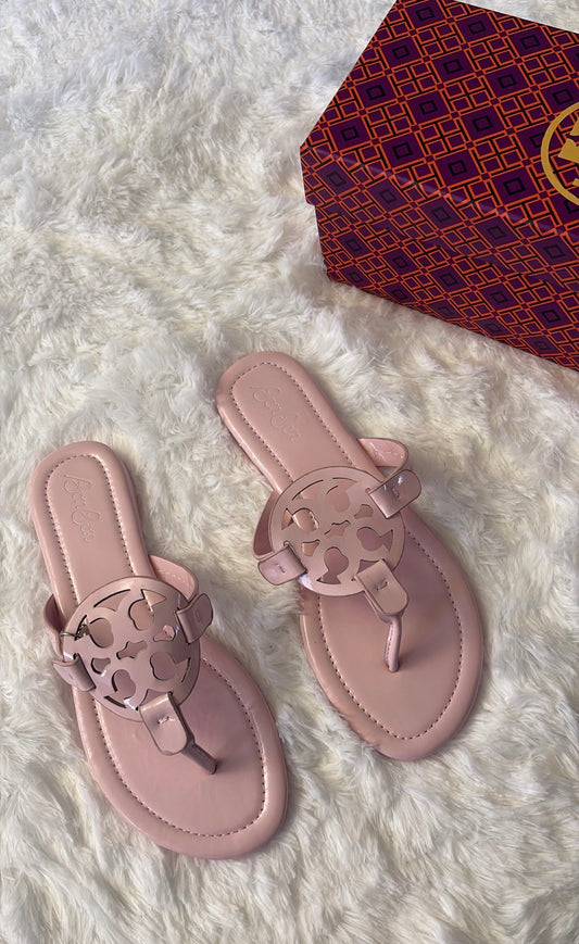 Pink sandals 👛