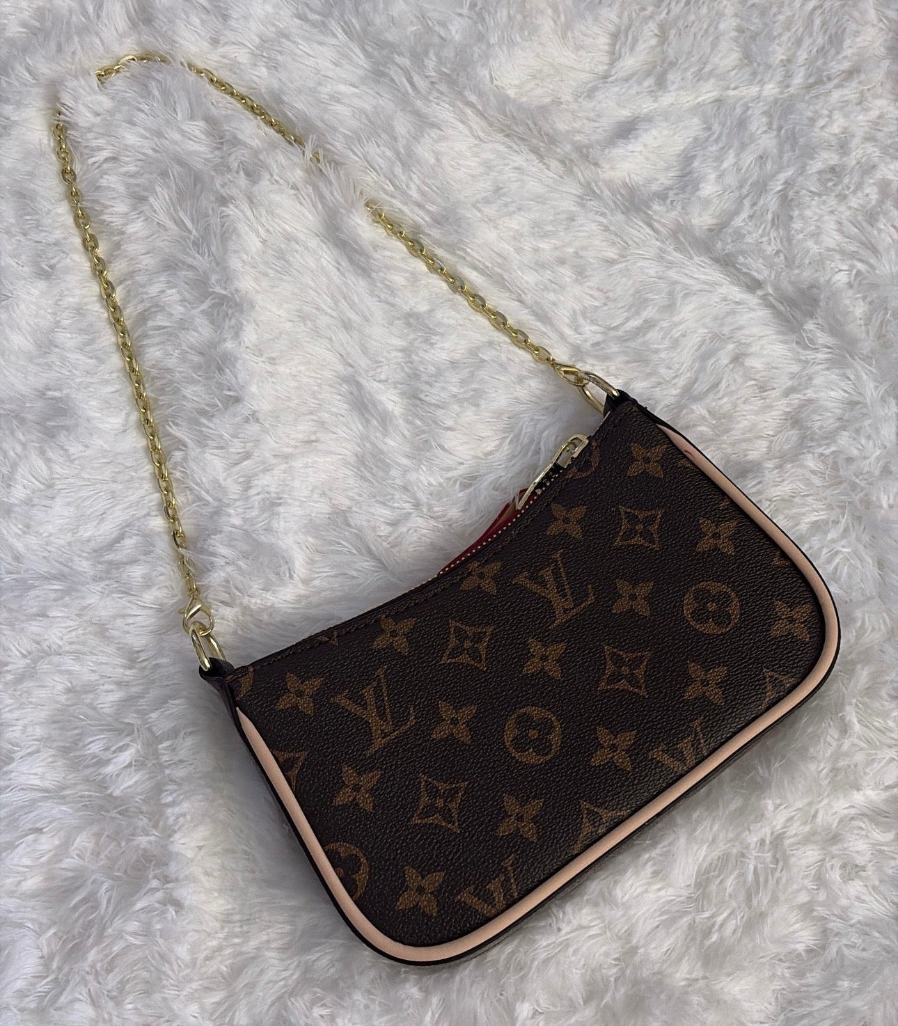 Classic Brown Shoulder Bag 🤎